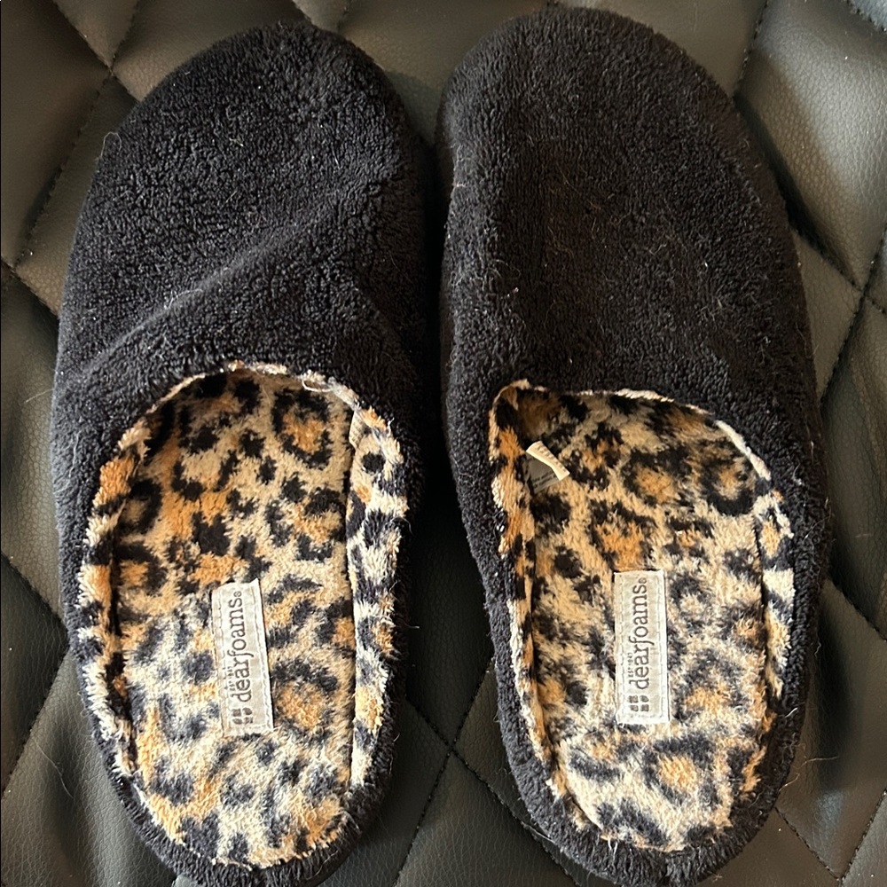 Dearfoams Black Slippers with Leopard Print